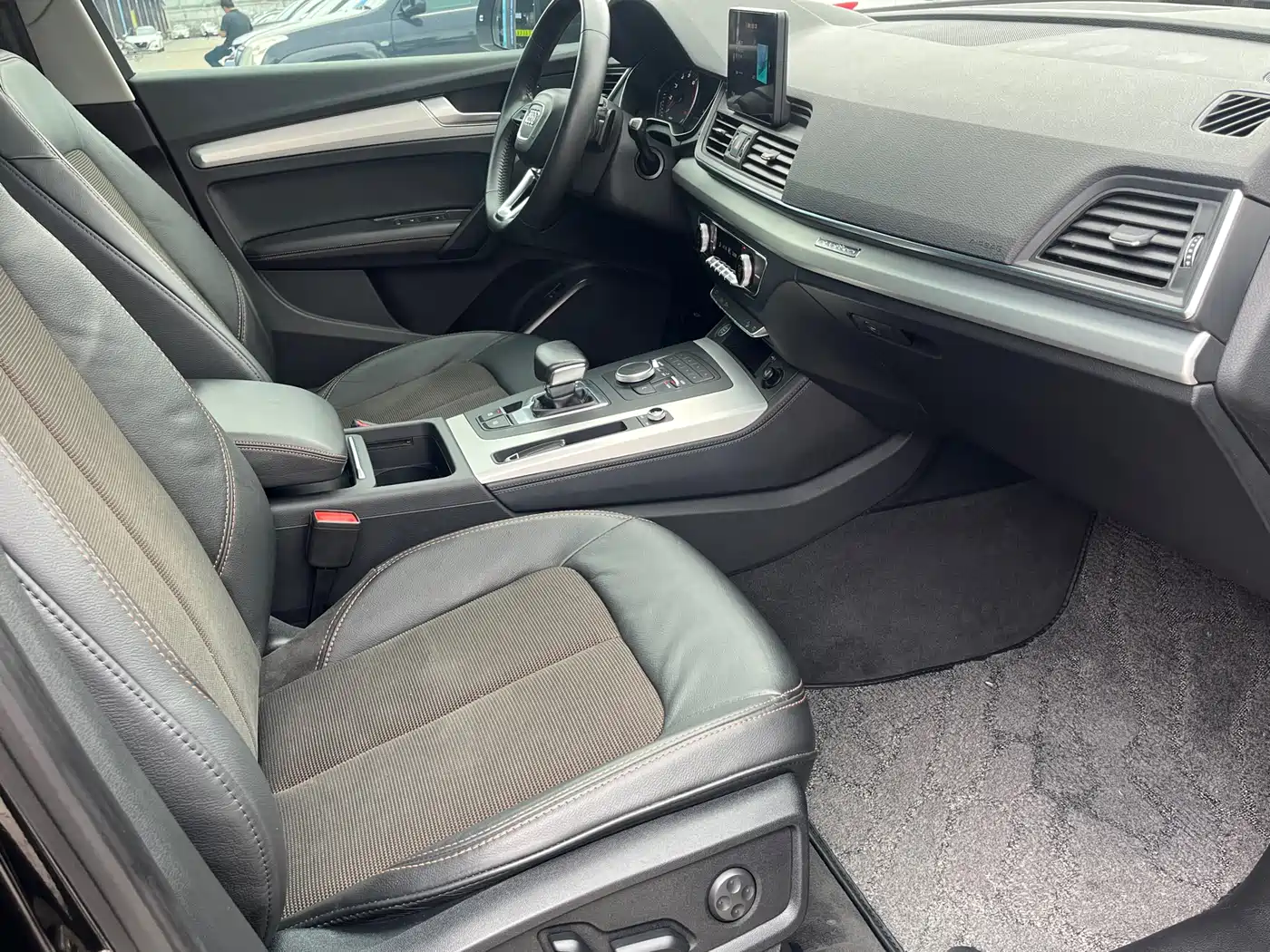Audi Q5L 2020 Facelift 40 TFSI Honor Progressive фото 13