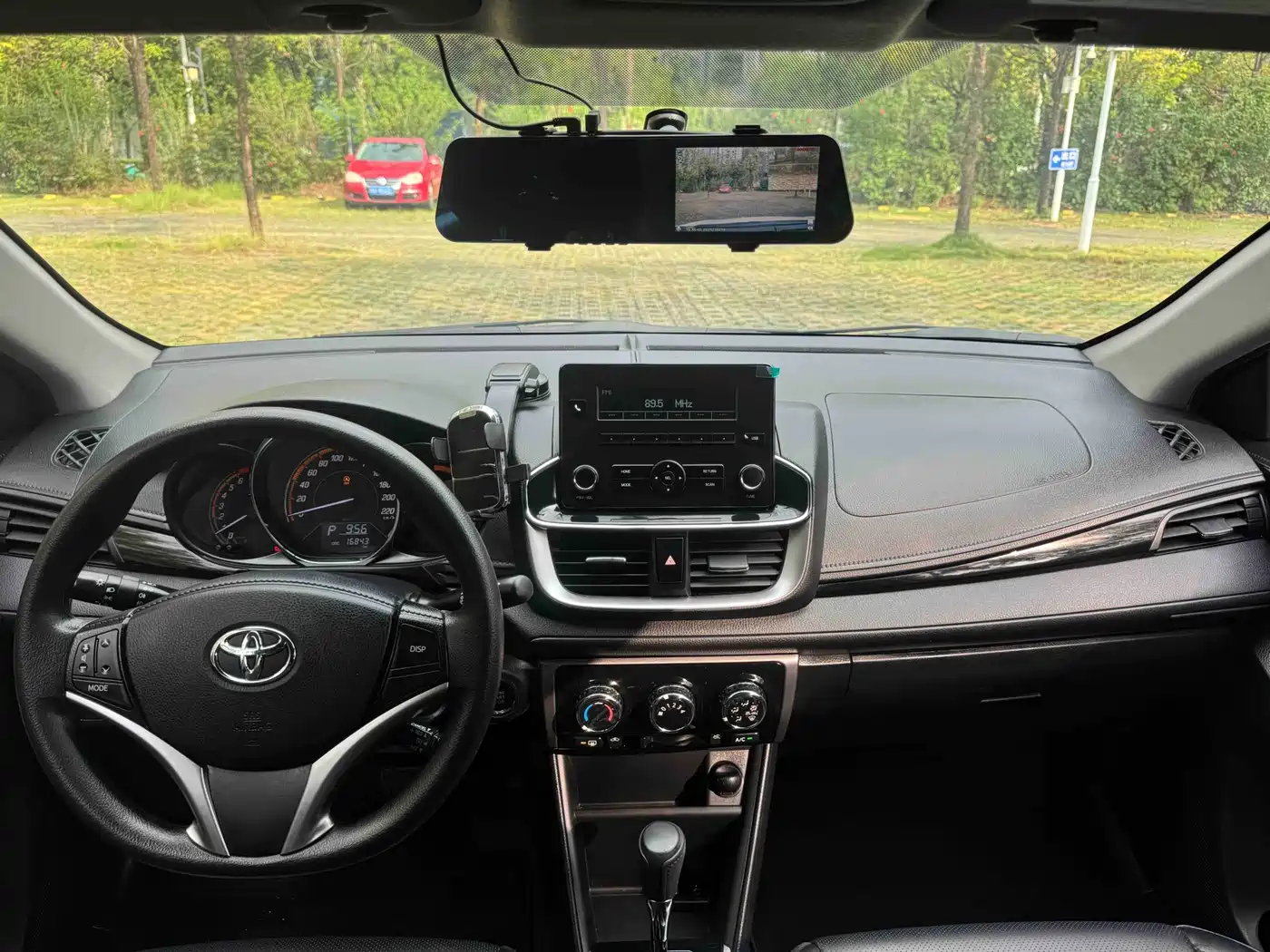Toyota YARiS L Zhi Xuan 2022 Zhi Xuan X 1.5L CVT Luxury PLUS Edition фото 17