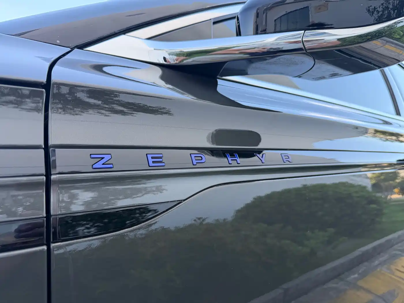 Lincoln Z 2024 2024 2.0T 2WD Premium Hybrid Edition