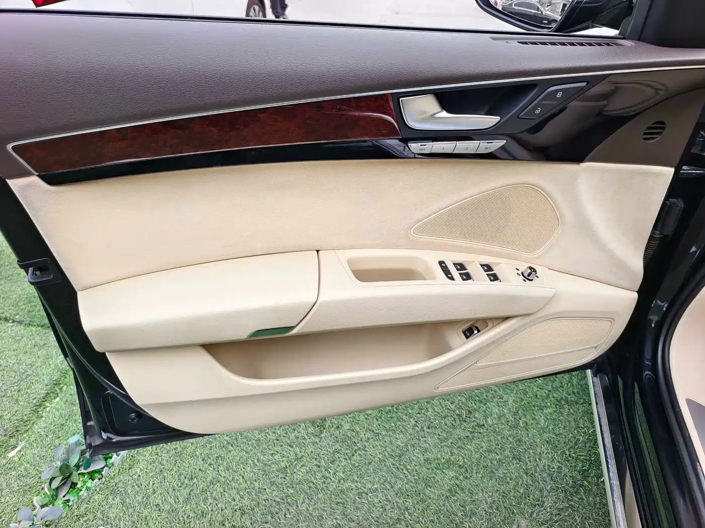 Audi A8 2013 A8L 45 TFSI quattro Comfort фото 10