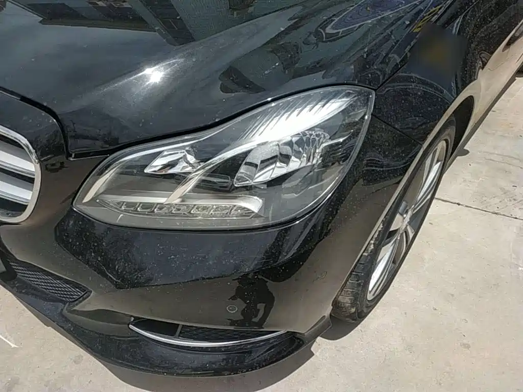 صورة 24 - Mercedes-Benz E-Class