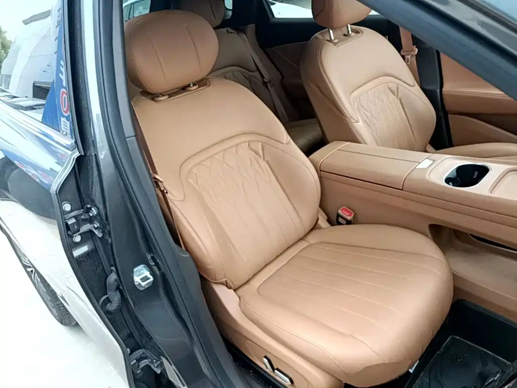Dongfeng Aeolus L8 2025 2025 Plug-in Hybrid