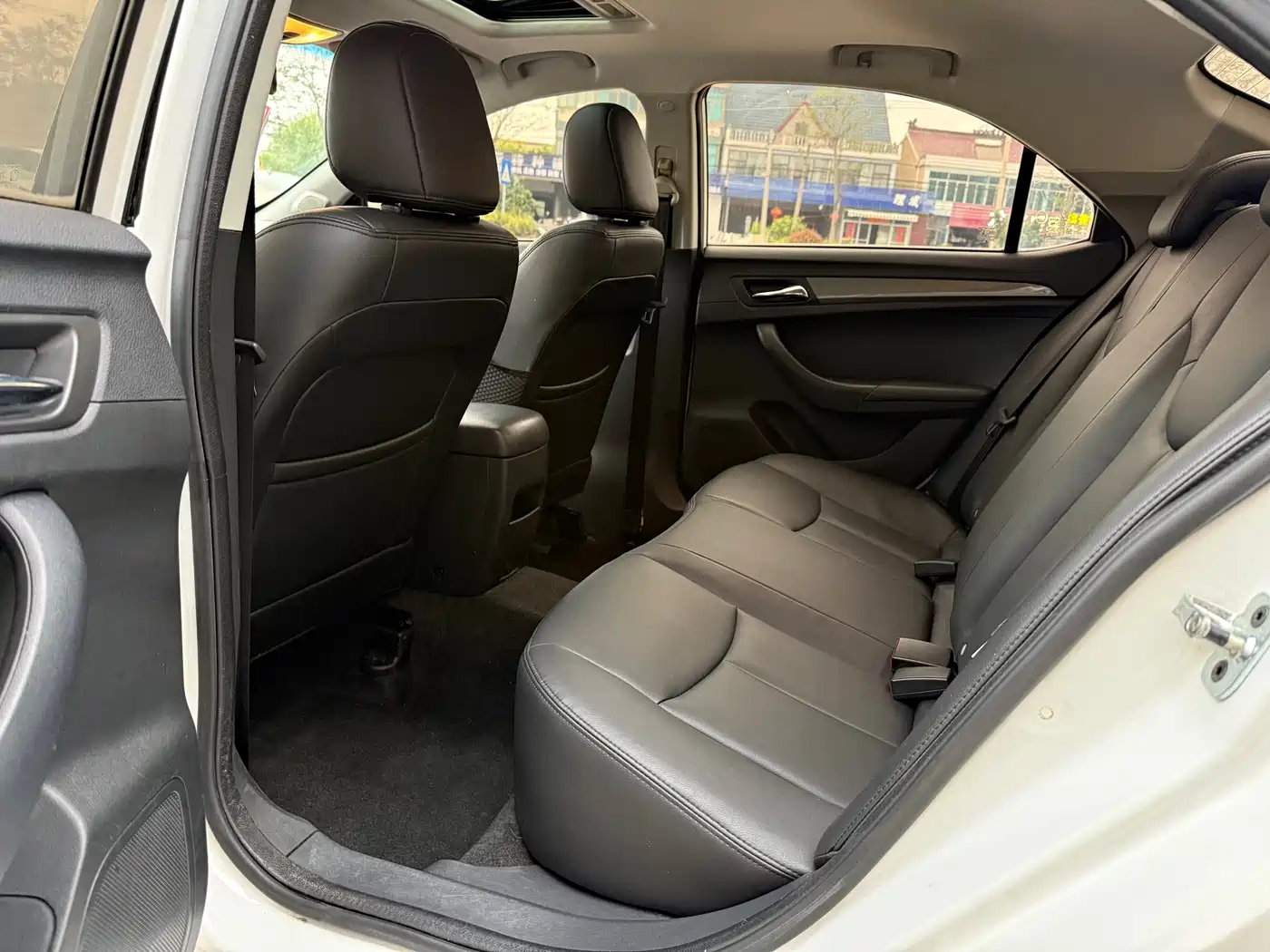 Roewe 360 2017 2017 1.5L Auto Luxury Edition