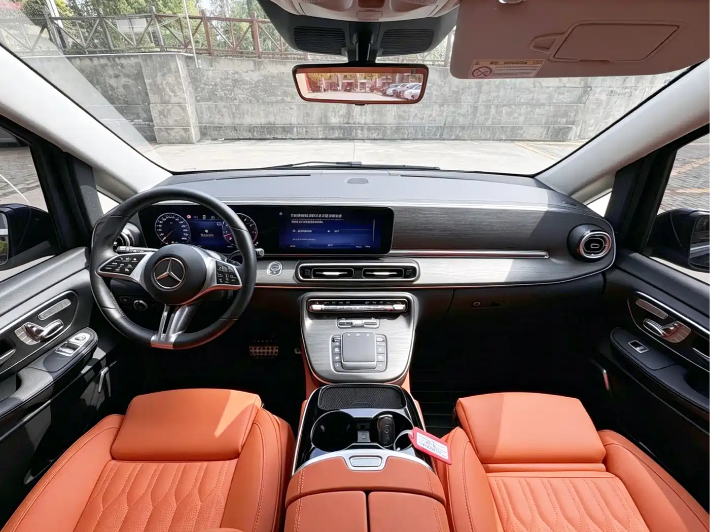 Mercedes-Benz V-Class 2024 V 300 L Long Wheelbase Luxury Edition фото 9