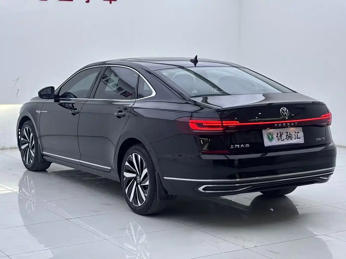 Volkswagen Passat 2024 330TSI Elite Edition фото 6