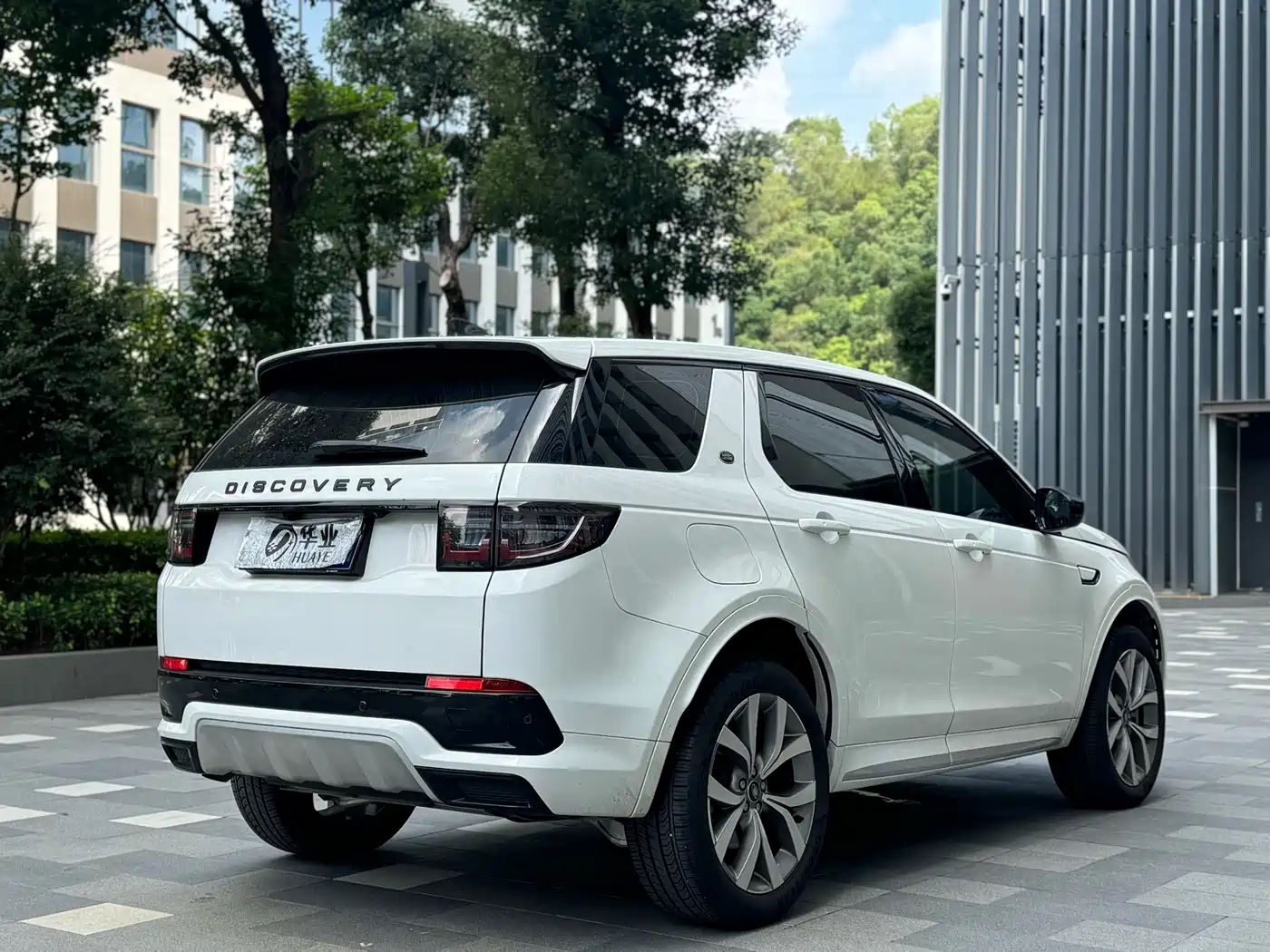 LAND ROVER DISCOVER SPORTS