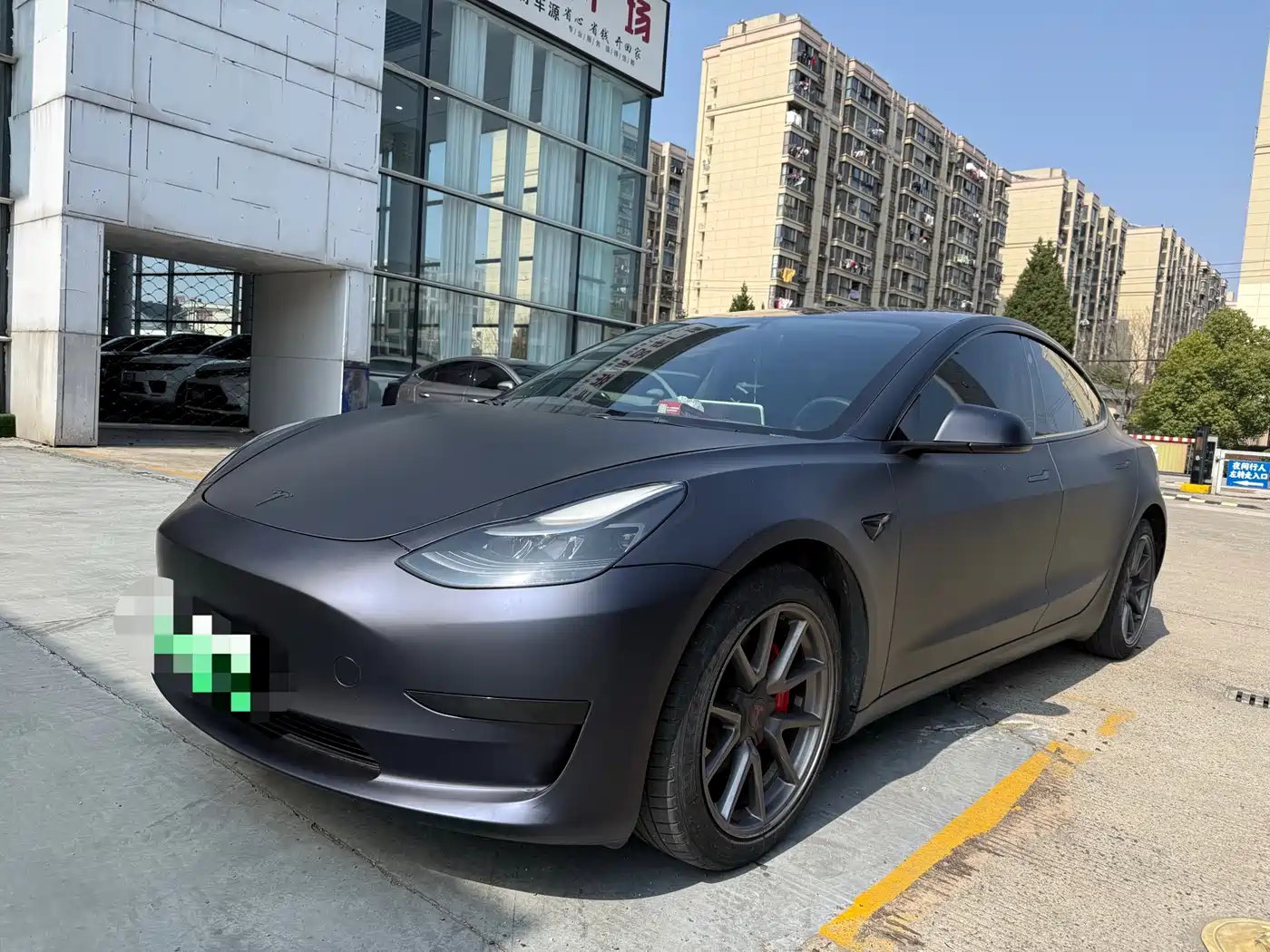 TESLA MODEL 3