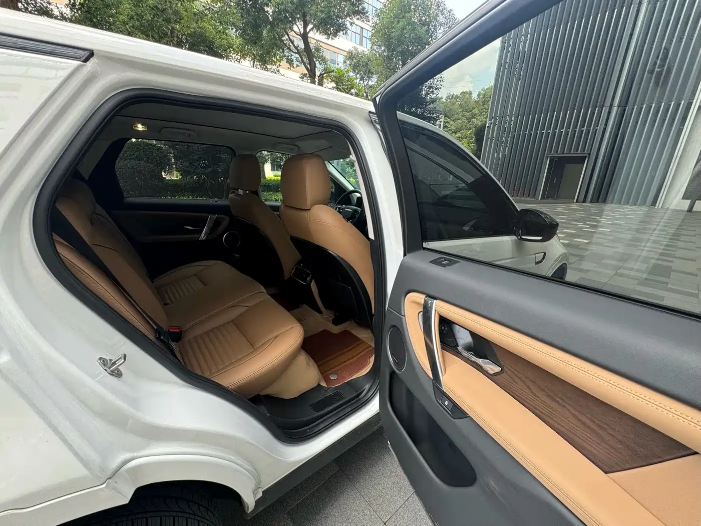 LAND ROVER DISCOVER SPORTS