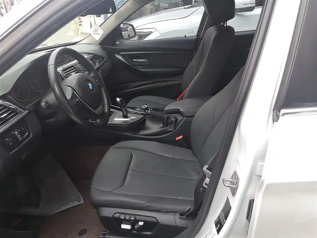 BMW 3 Series 2017 320Li Fashion фото 15