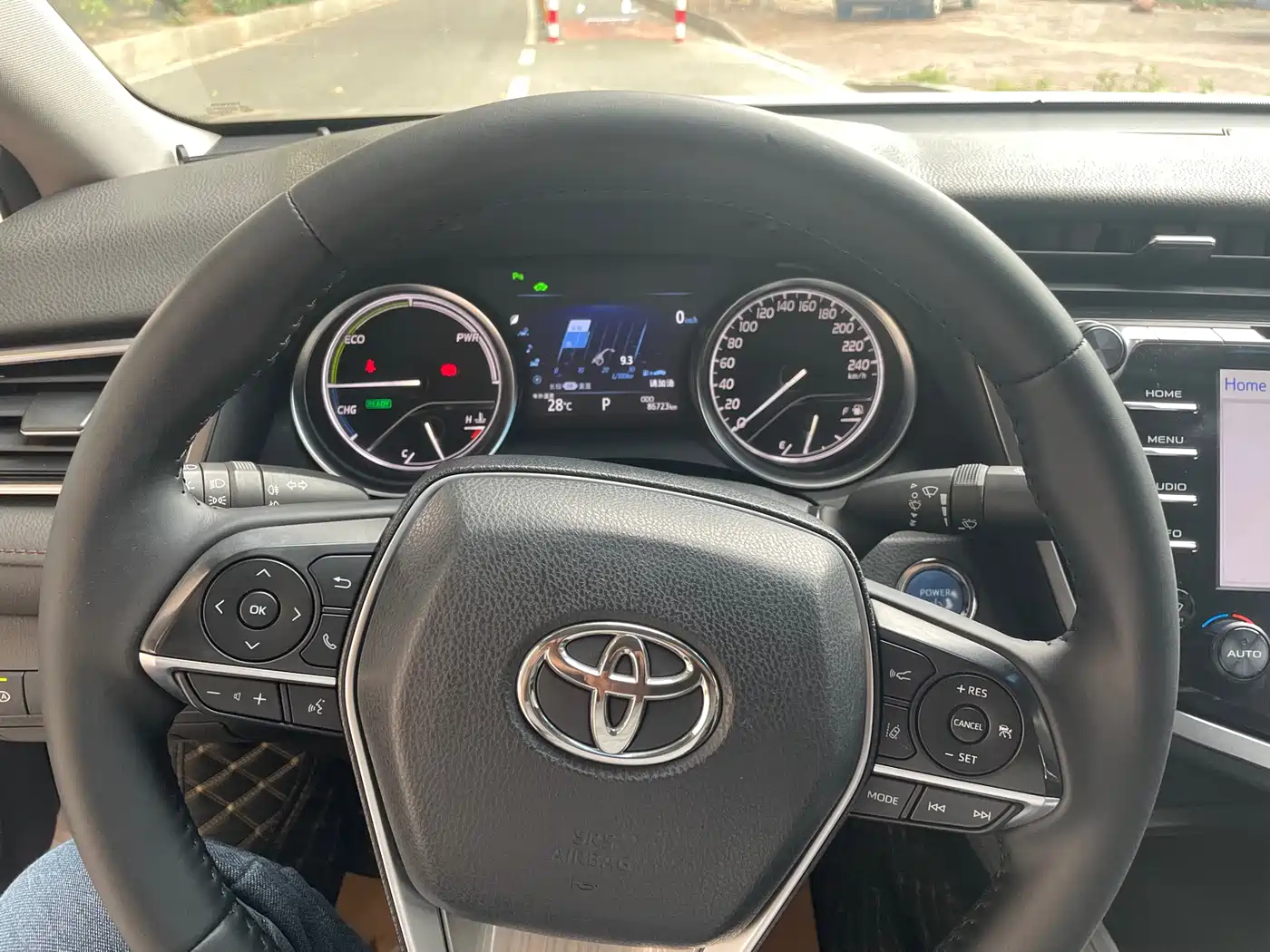 Toyota Camry 2018 Hybrid 2.5HQ Platinum фото 6