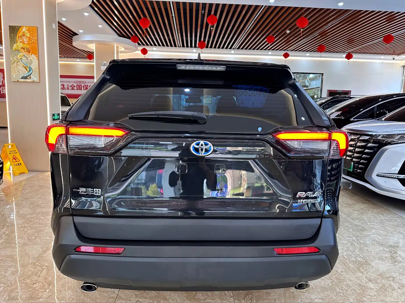 Toyota RAV4 Rongfang 2023 Hybrid 2.5L E-CVT 2WD Elite Edition фото 5