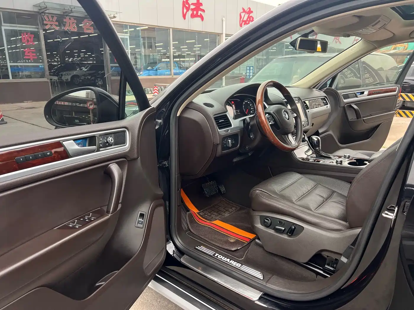Фото 5 - Volkswagen Touareg