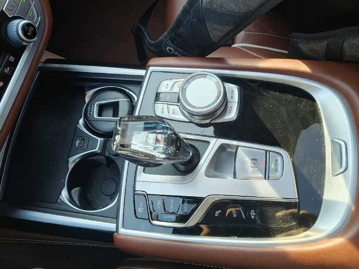 BMW 7 Series 2021 Model 740Li xDrive Executive M Sport Package фото 11
