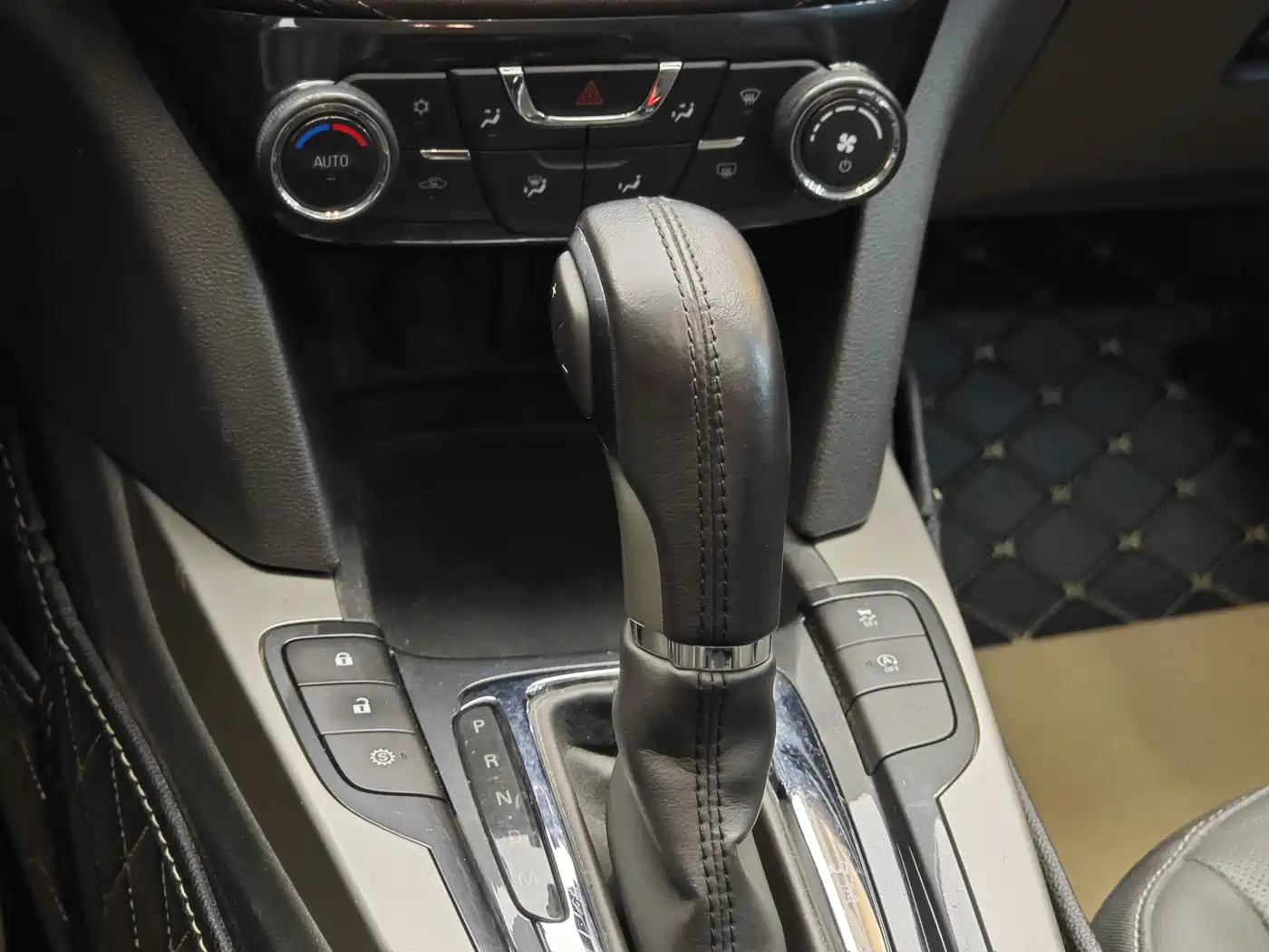 Chevrolet Malibu 2018 530T Automatic Luxury Edition фото 17
