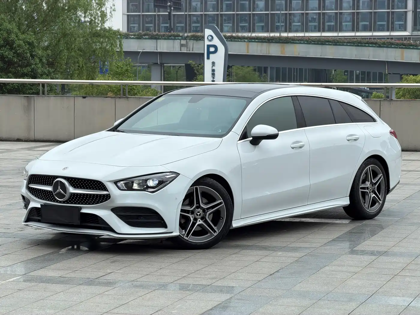 MERCEDES-BENZ CLA