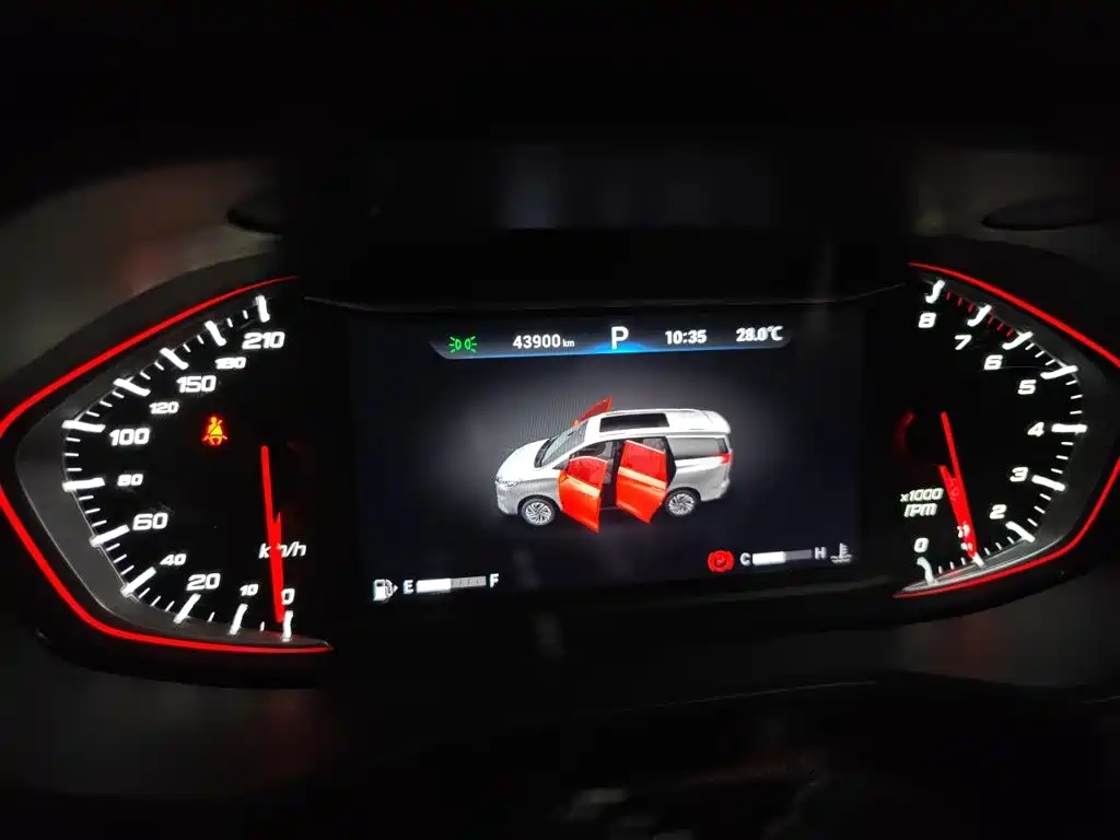 SAIC Maxus Maxus G50 2019 2019 1.5T First Edition Automatic Luxury 6-Seater