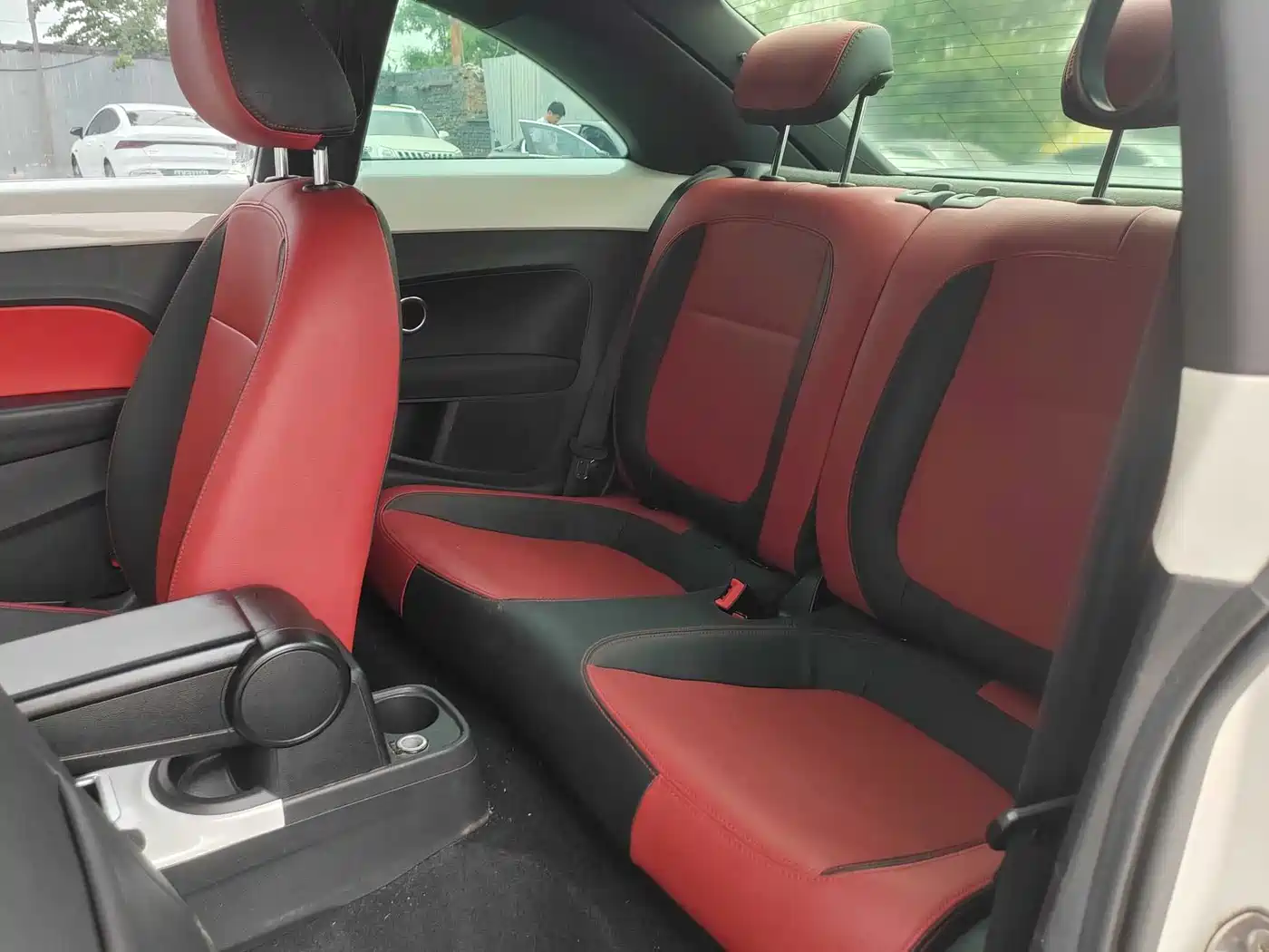 Volkswagen Beetle 2014 1.4TSI Fashion Edition фото 13