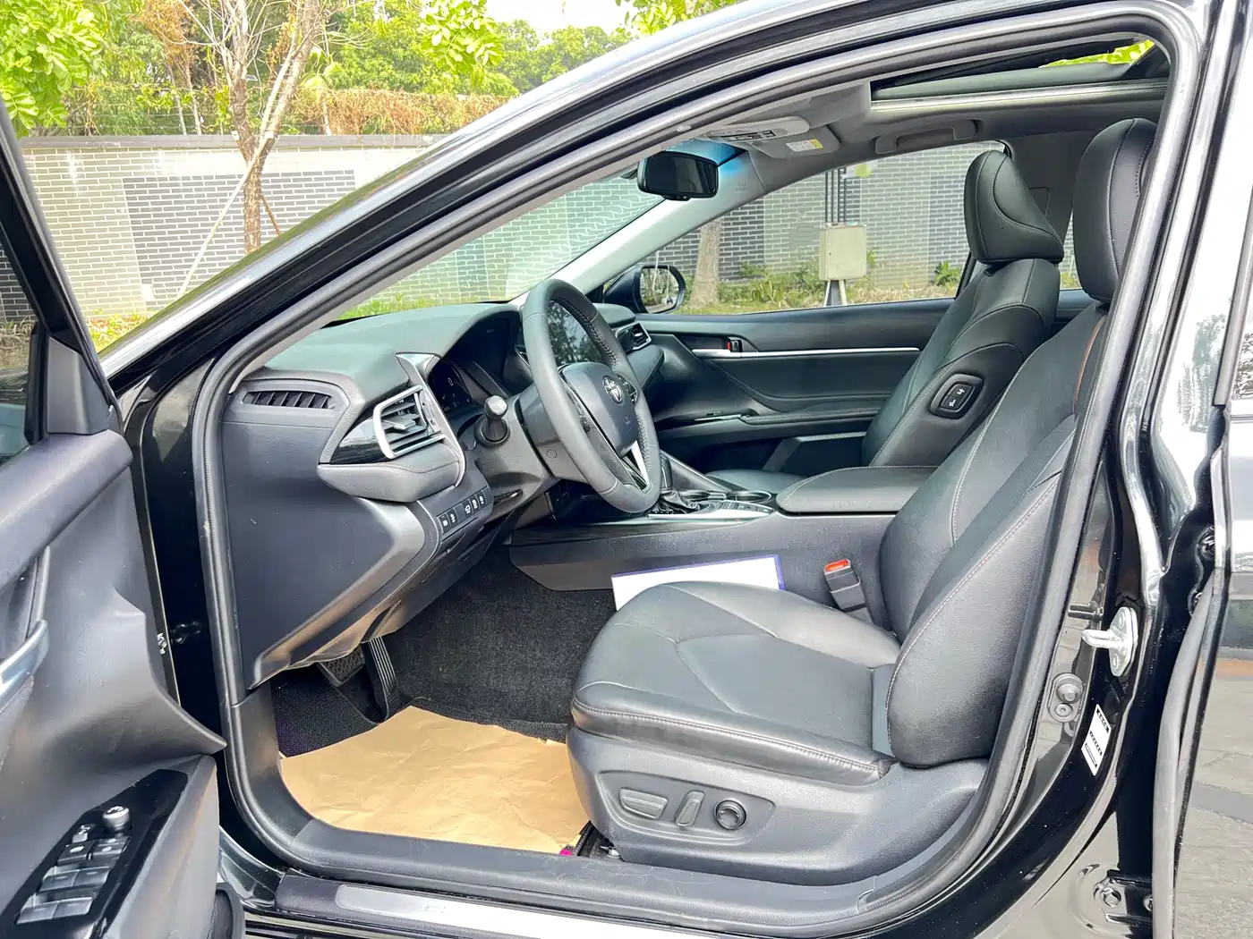 Toyota Camry 2021 2.5G Luxury Edition фото 10