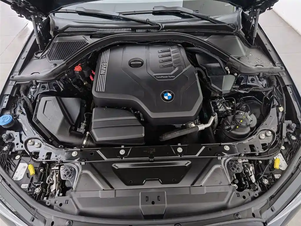 BMW 3 Series 2023 325i M Sport Black Night Package фото 6