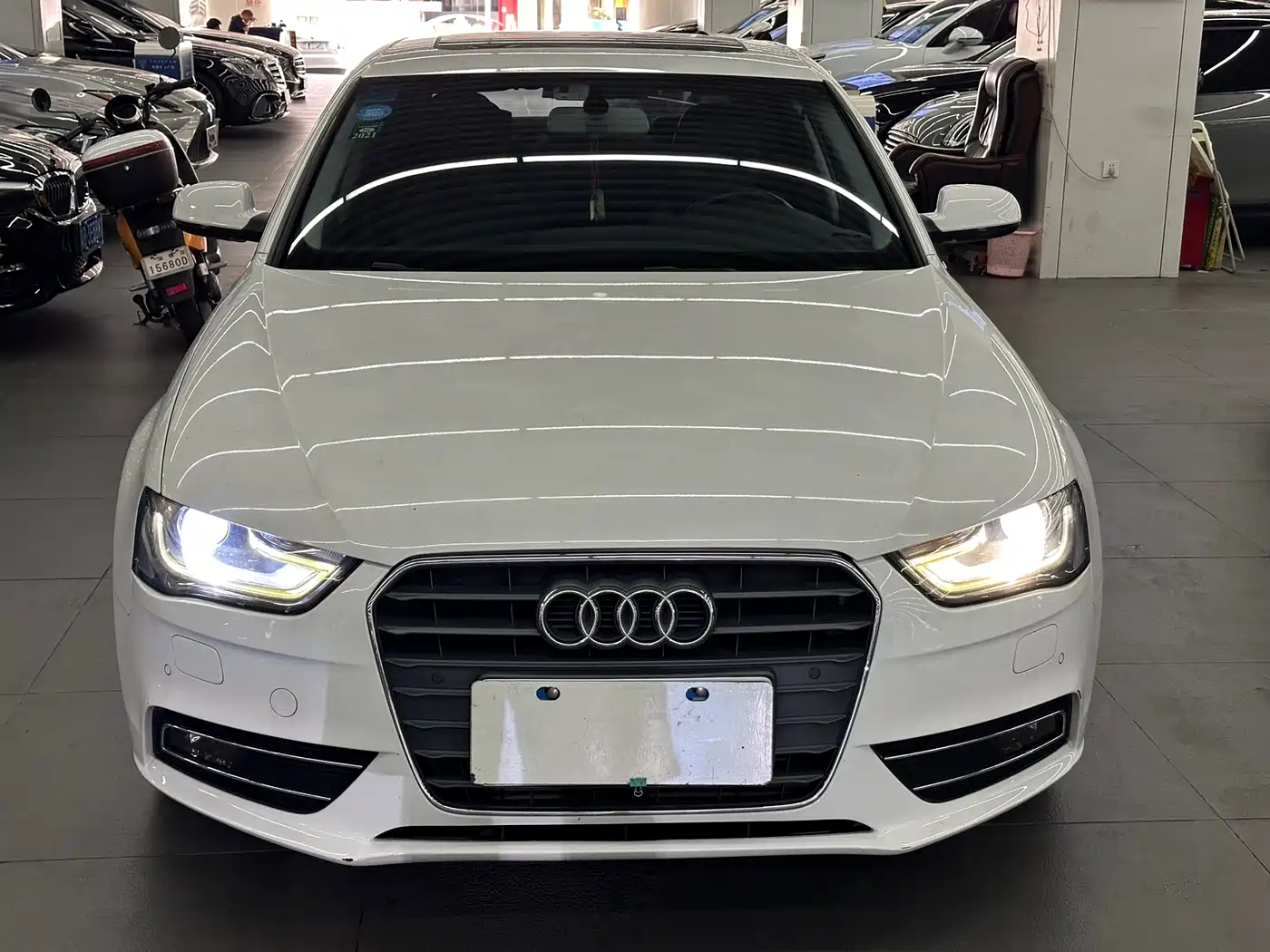 Audi A4L 2015 35 TFSI Auto Standard фото 2