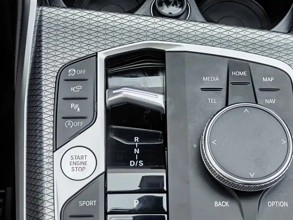 BMW 3 Series 2023 325i M Sport Black Night Package фото 13