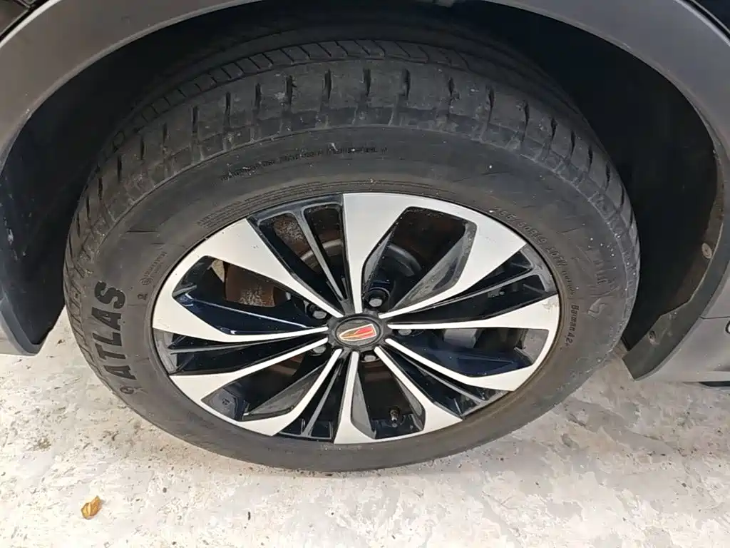 Фото 23 - Hongqi HS7