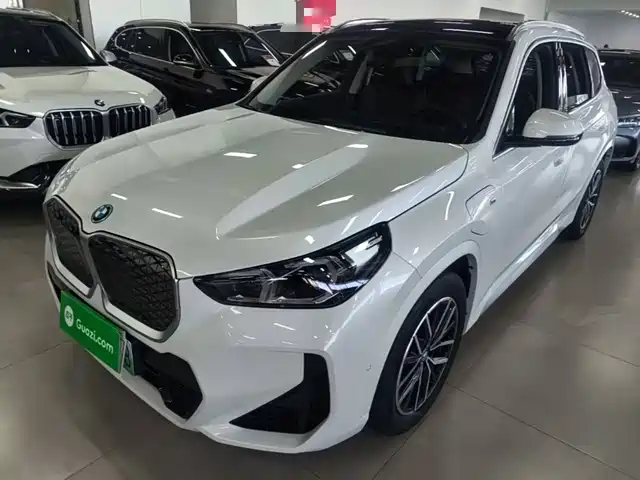 BMW iX1 2024