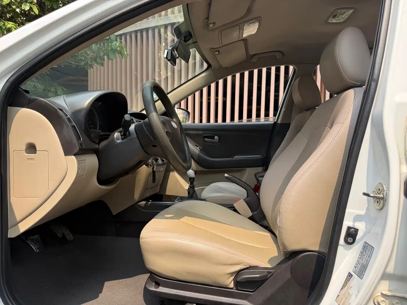 Hyundai Elantra 2011 1.6L Manual Luxury фото 6