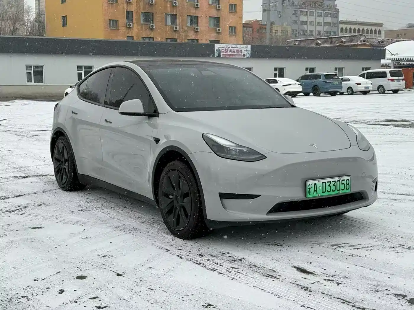 TESLA MODEL Y
