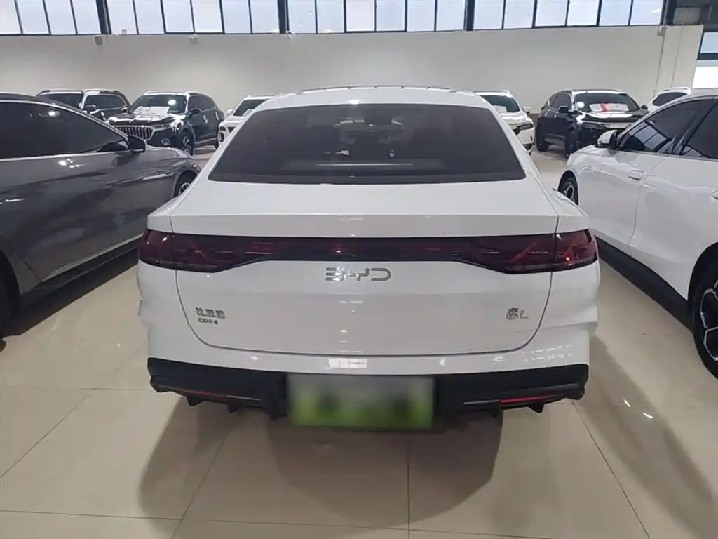 BYD Qin L 2024 DM-i 120KM Leading фото 6