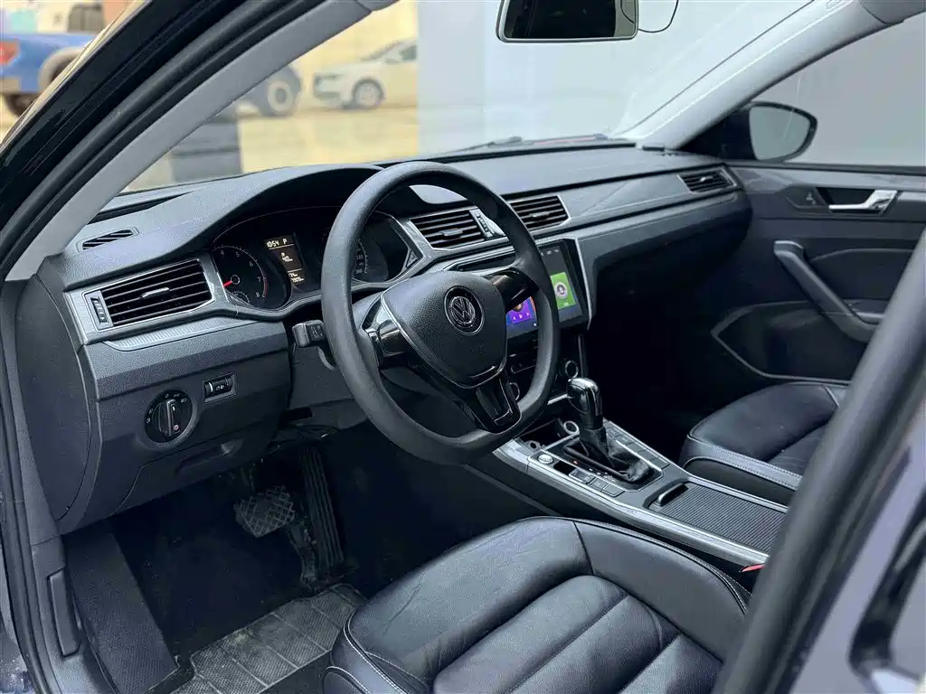 Volkswagen Passat 2017 330TSI DSG Prestige фото 5