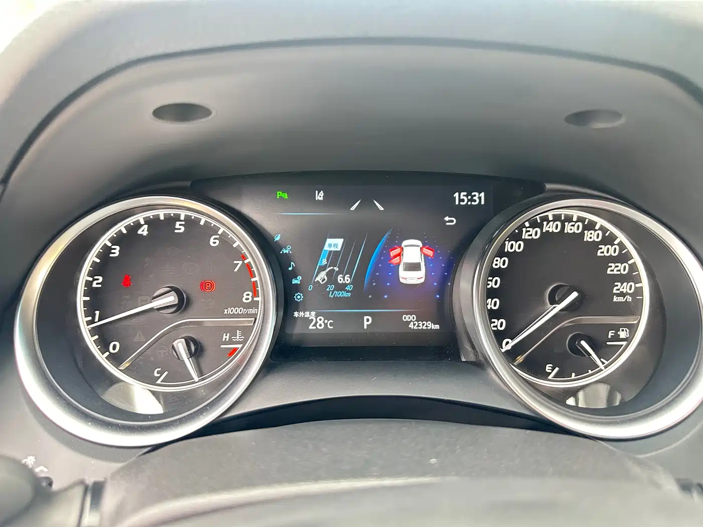 Toyota Camry 2023 2.0G Luxury Edition фото 8