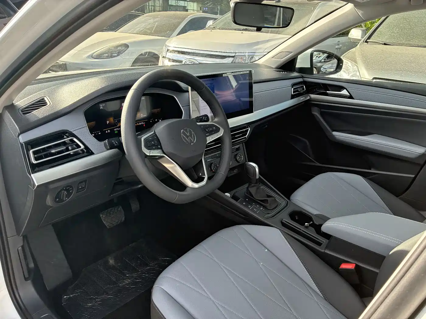 Volkswagen Lavida 2026 1.5L Auto 5 Million Edition фото 3