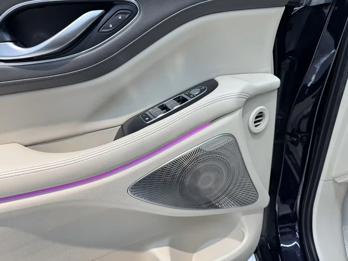Voyah Auto Voyah Dreamer 2022 Low-carbon Dream+Smart Package фото 11
