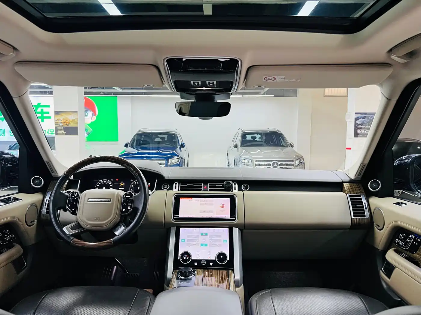 Land Rover Range Rover 2018 3.0 SC V6 Vogue Heritage Extended Edition фото 12