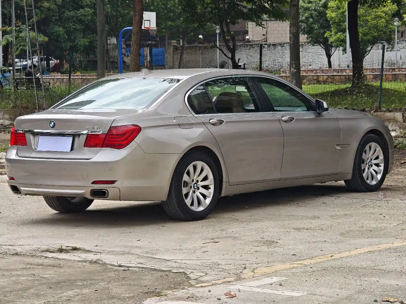 BMW 7 Series 2009 740Li Premium фото 7