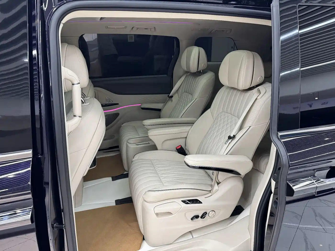 Voyah Auto Voyah Dreamer 2022 Low-carbon Dream+Smart Package фото 12