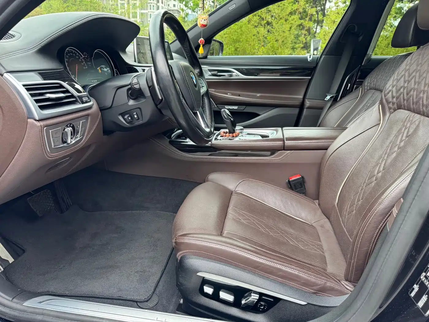 BMW 7 Series 2016 730Li Luxury фото 8