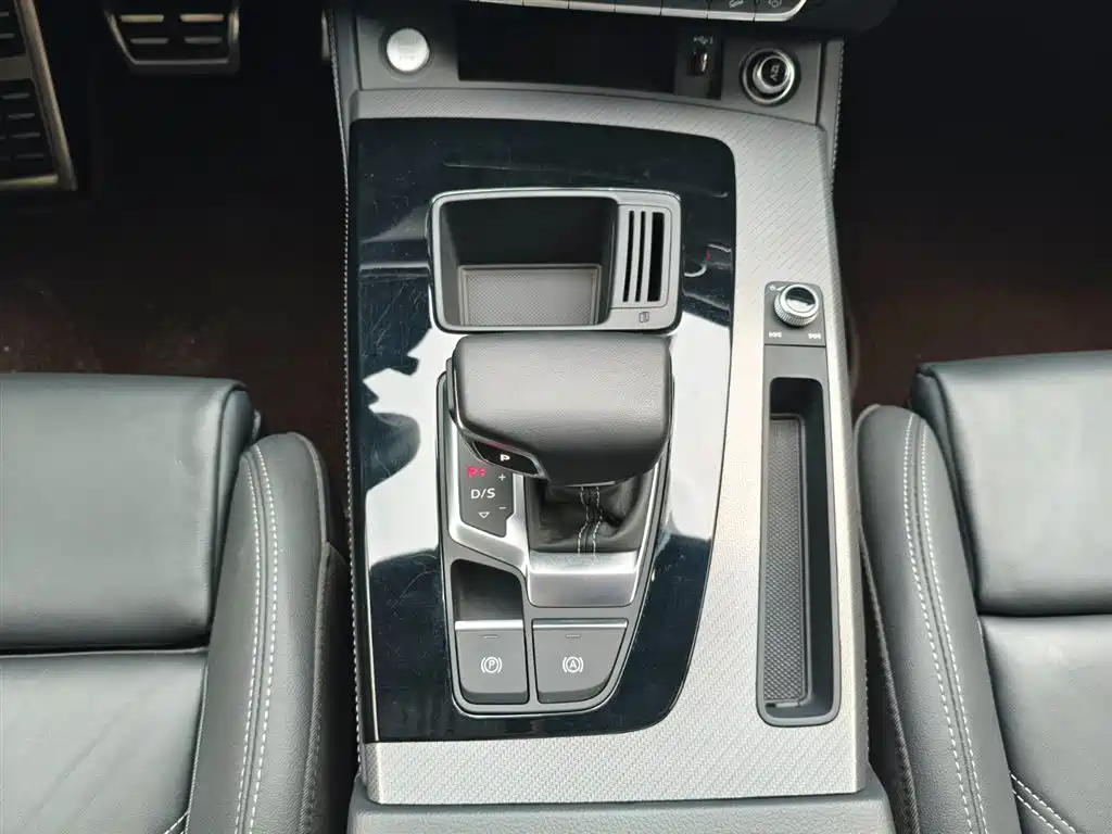 Audi Q5L 2023 40T Luxury Dynamic фото 11