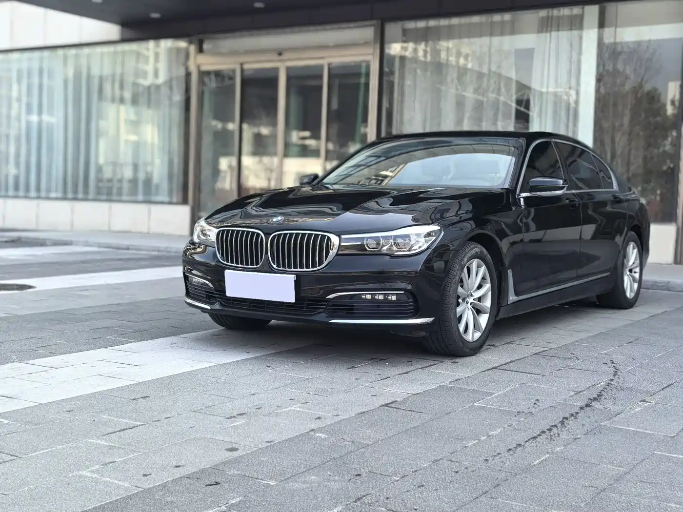 BMW 7 Series 2016 730Li Leading
