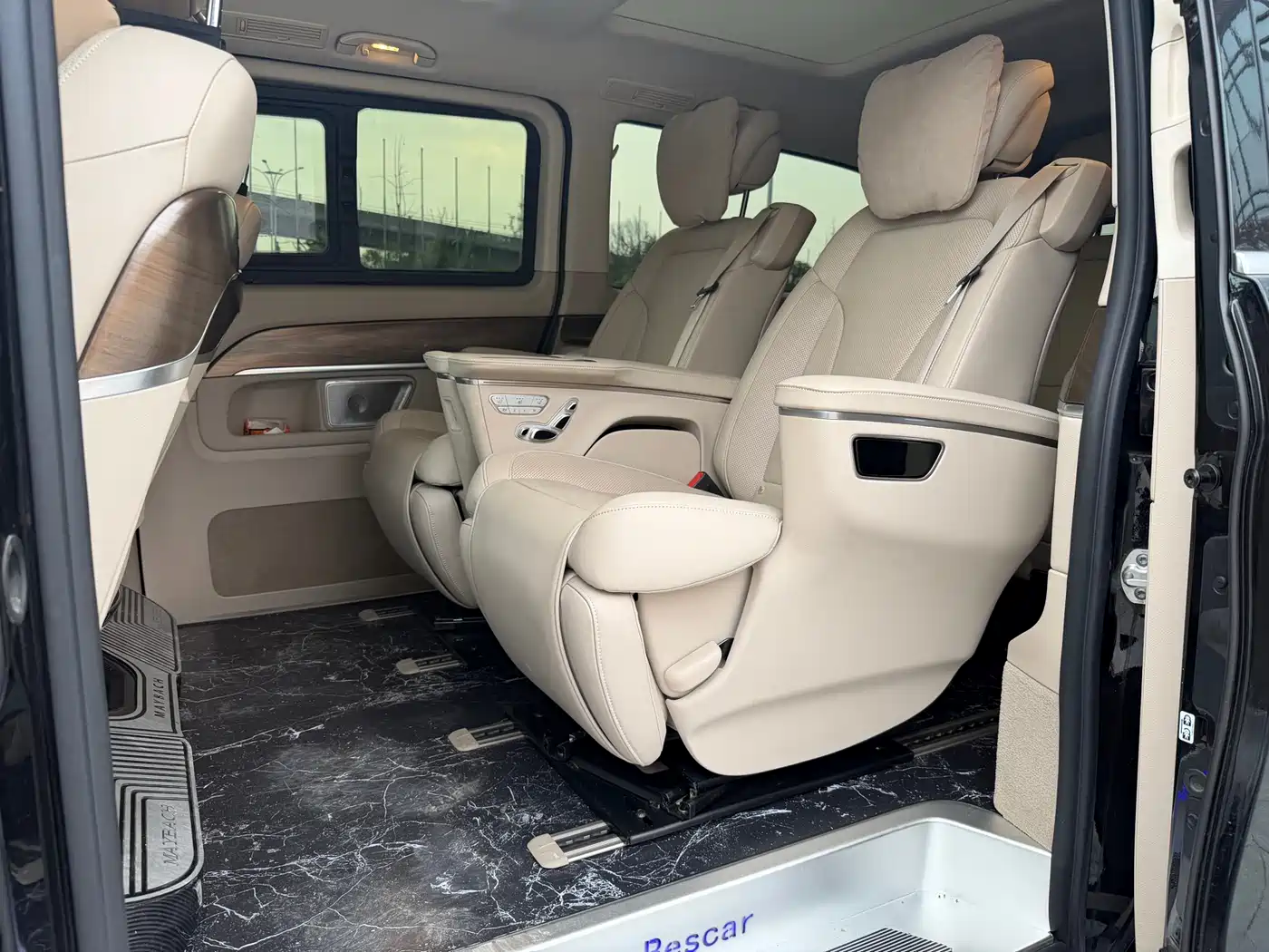 Mercedes-Benz V-Class 2022 V 260 L Long Wheelbase Luxury Edition фото 5