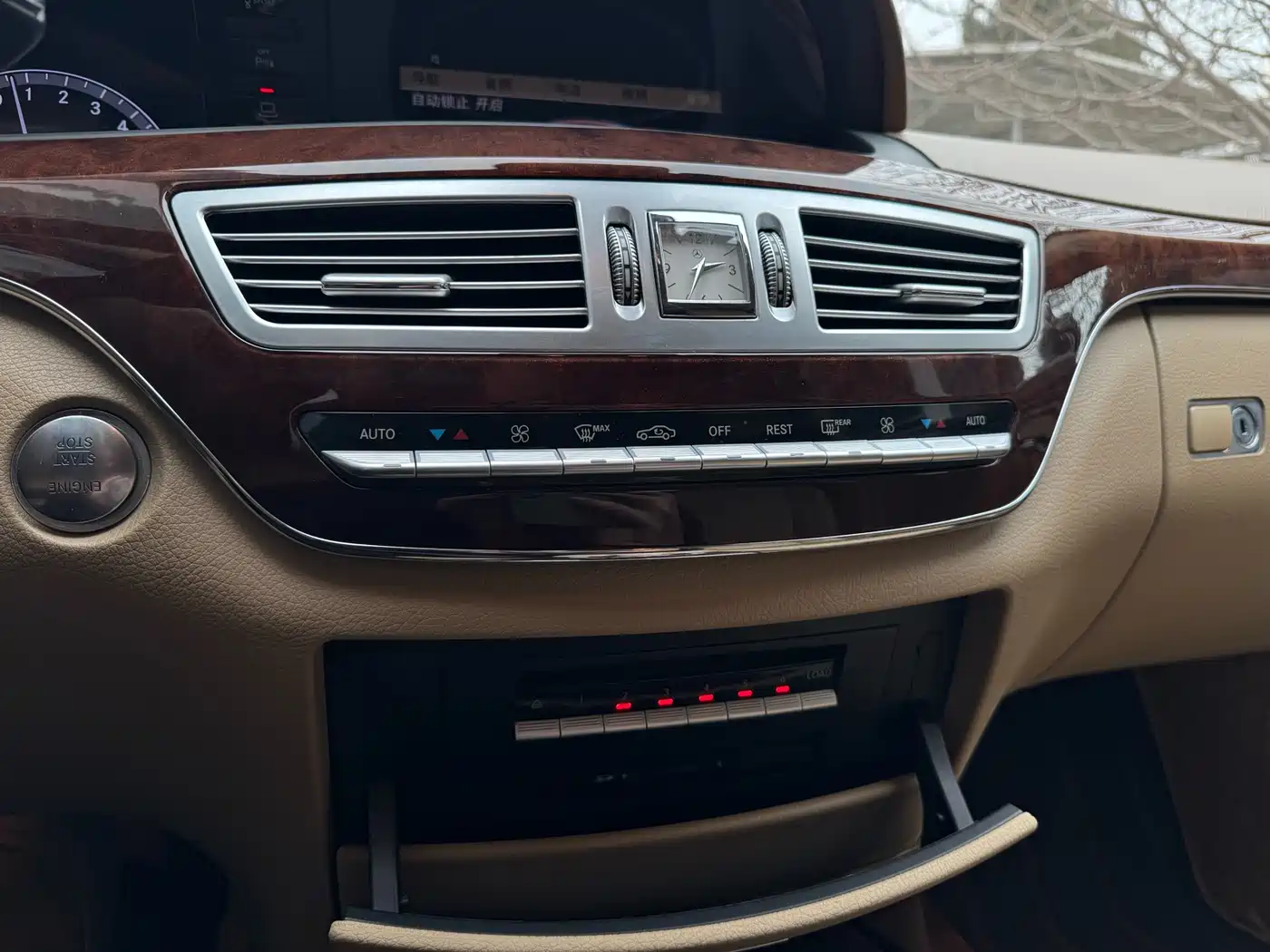 Mercedes-Benz S-Class 2012 S 300 L Luxury Grand Edition фото 29