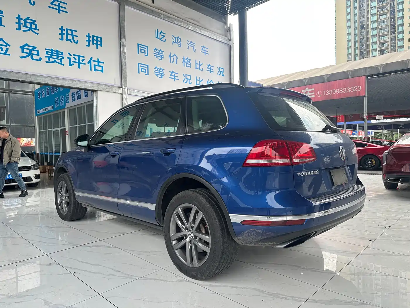 VOLKSWAGEN TOUAREG