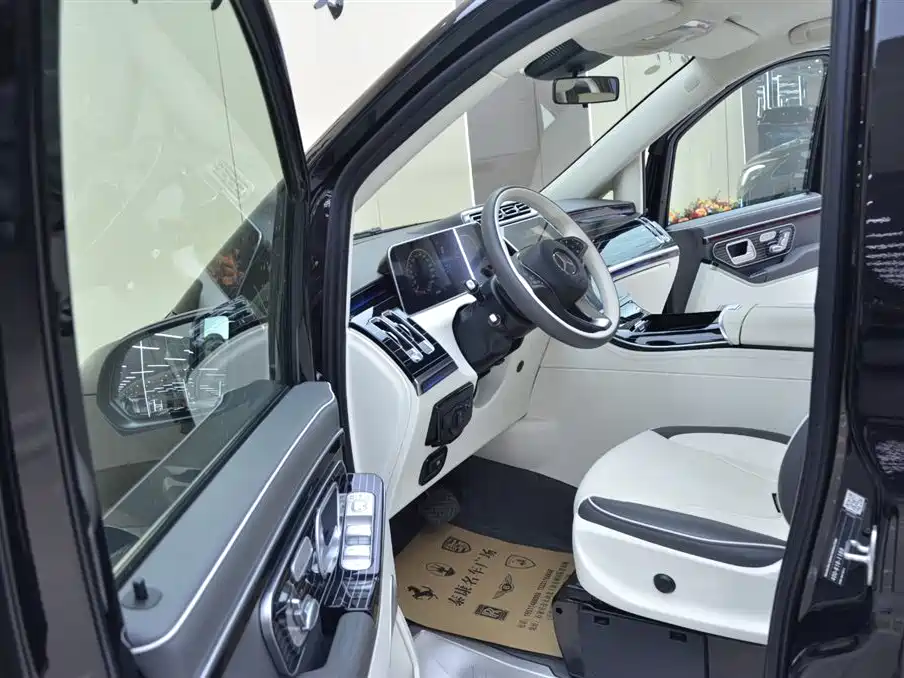 Mercedes-Benz Vito 2023 2.0T Business 7-Seater фото 4