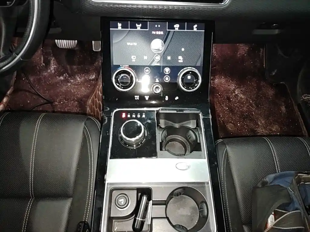 Photo 14 - Land Rover Range Rover Velar