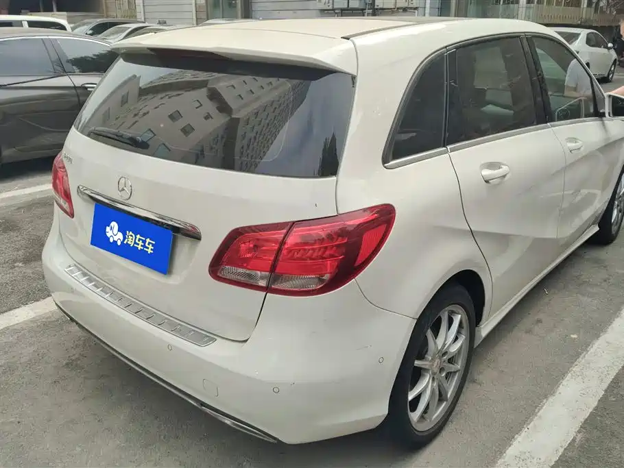 Mercedes-Benz B-Class 2015 B 200 Dynamic фото 3