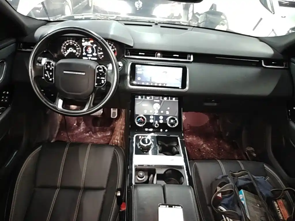 Photo 10 - Land Rover Range Rover Velar