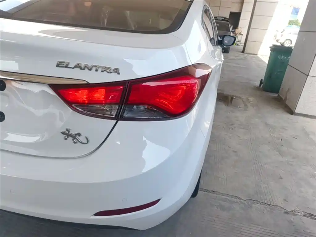Hyundai Langdong 2016 1.6L Automatic Smart Edition фото 8