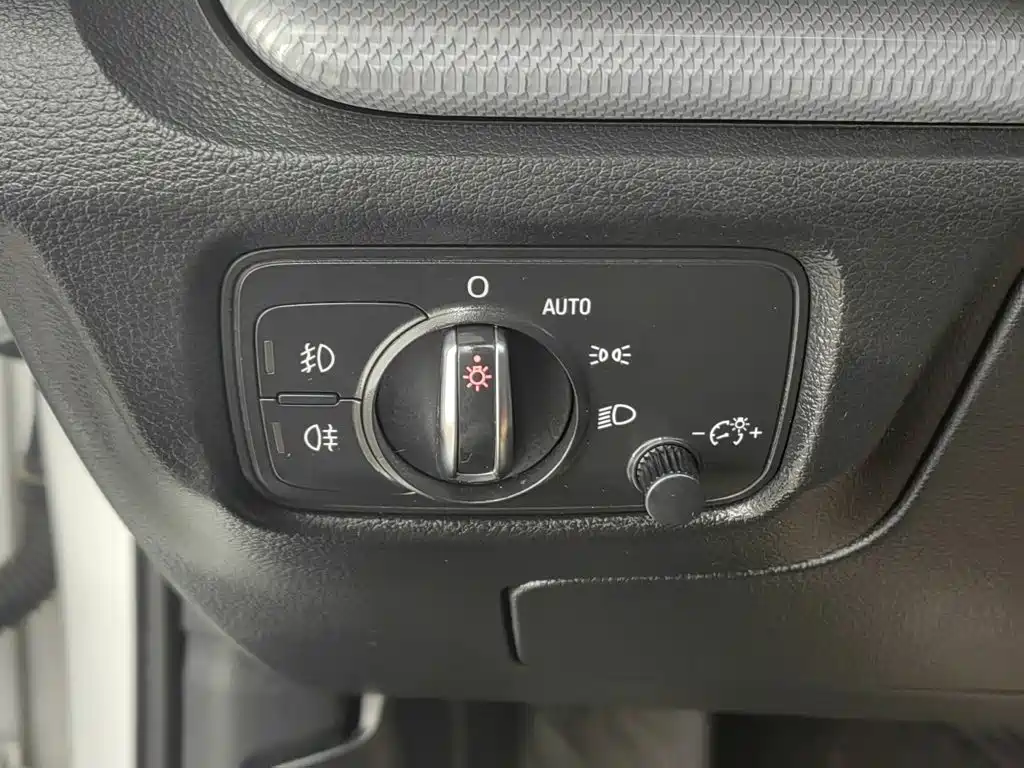 Audi A3 (Import) 2016 2015 Limousine 45 TFSI S line Luxury
