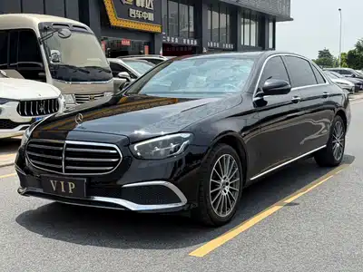 Mercedes-Benz E